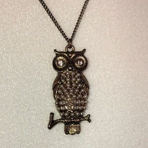 Goldtone owl & leaf pearlescent necklace